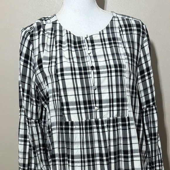 Loft || woman’s paid long sleeves blouse Size Large - Picture 4 of 6